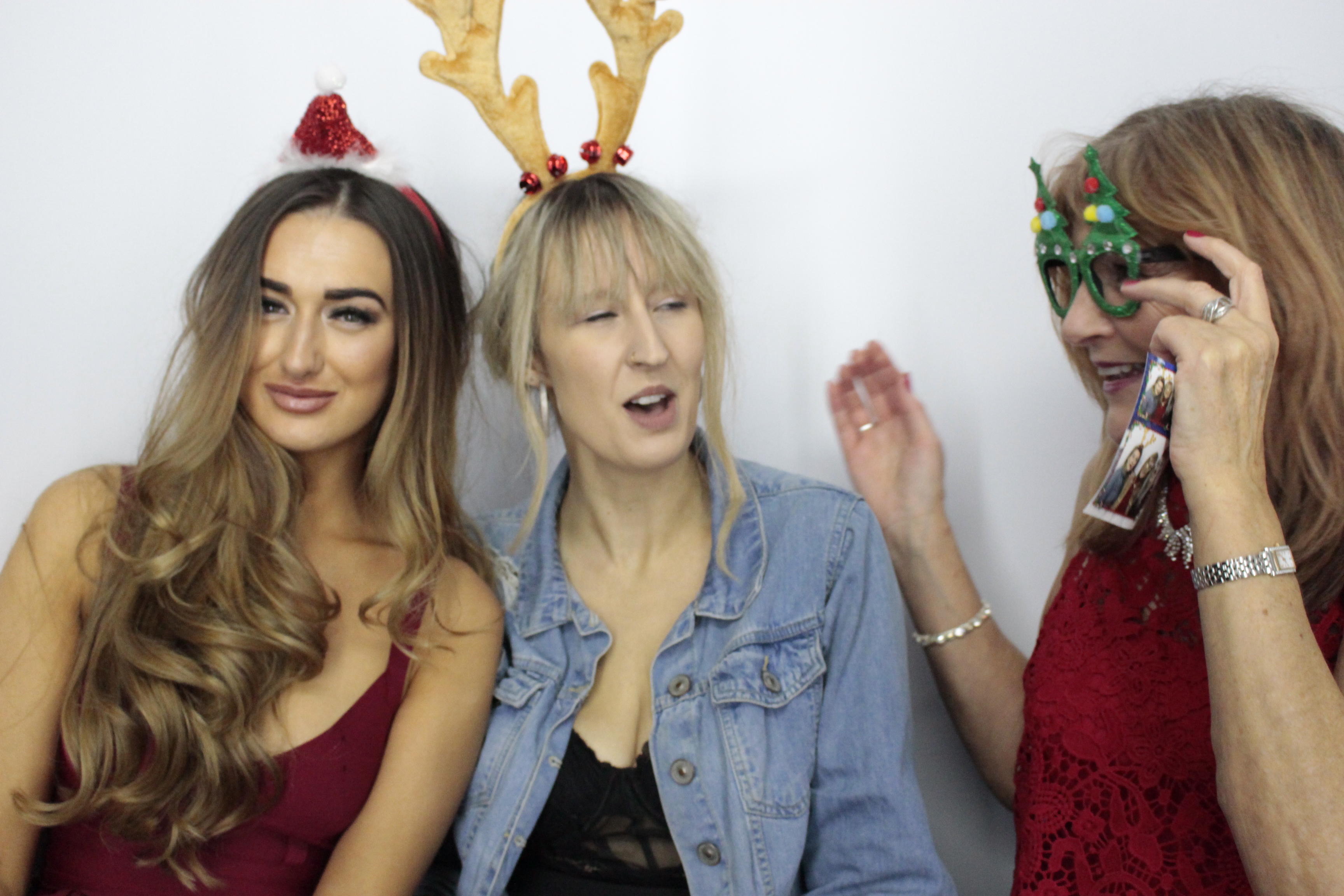 Fittleworth Medical Christmas Party | View more photos from the event at gallery.myphotoboothexperience.co.uk/u/MyPhotoBoothExperienceLtd/Fittleworth-Medical-Christmas-Party